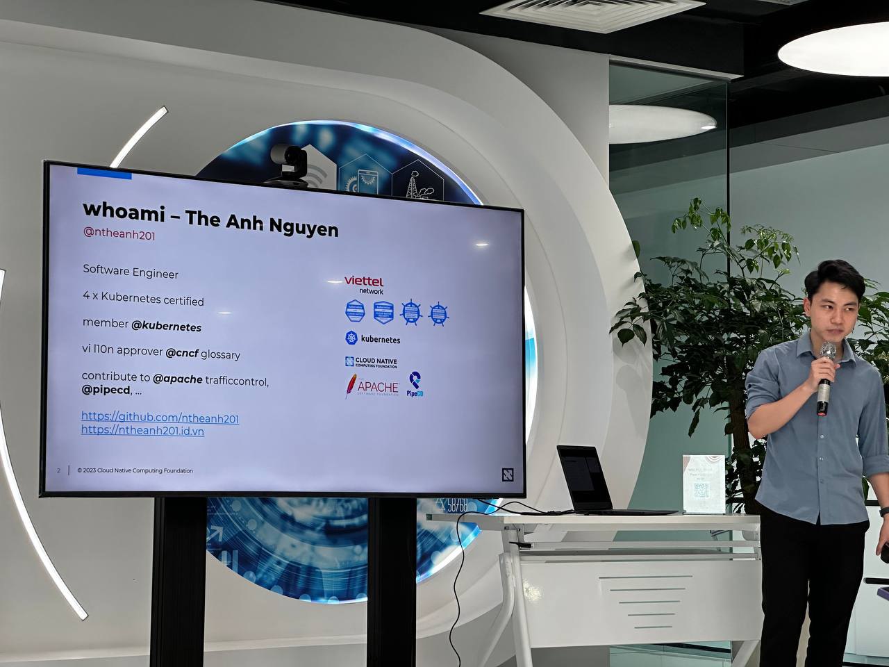 Opening the talk at Cloud Native Hanoi’s May Meetup, 25 May 2025